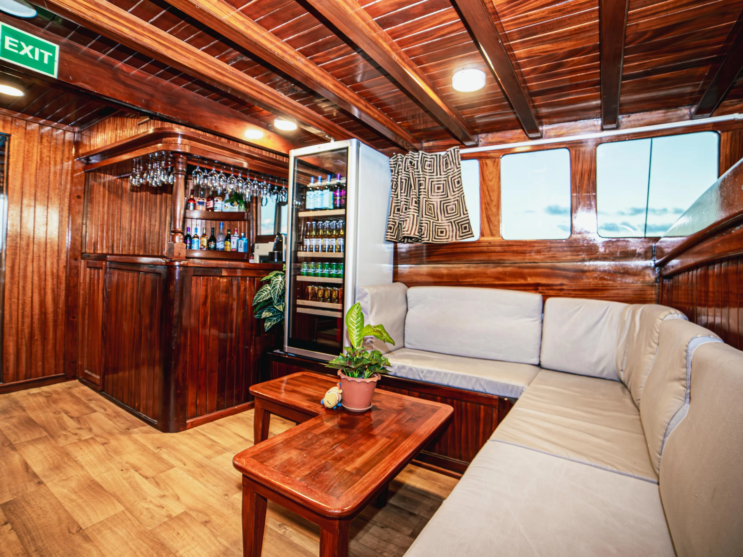 Gulet (Akoya Pearl) Interior image - 4