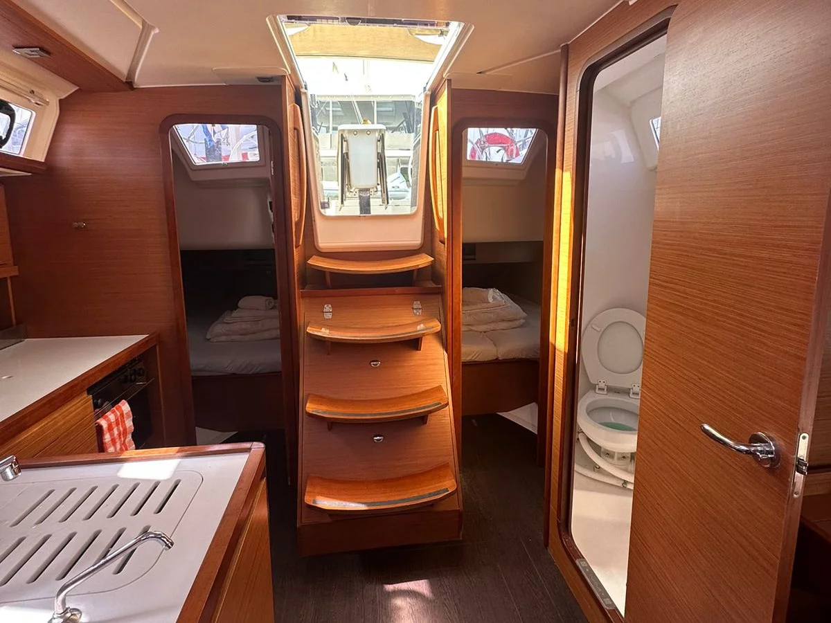 Dufour 390 Grand Large (INO) Interior image - 5