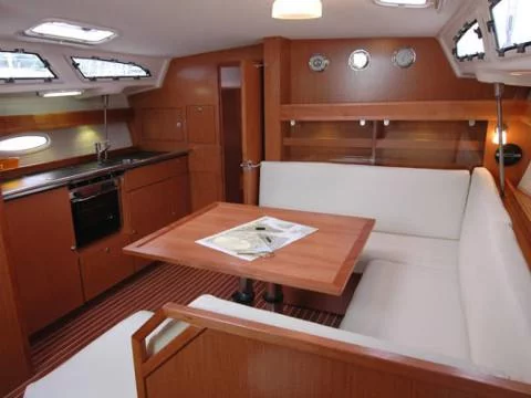 Bavaria 43 C (Rhea) Interior image - 8