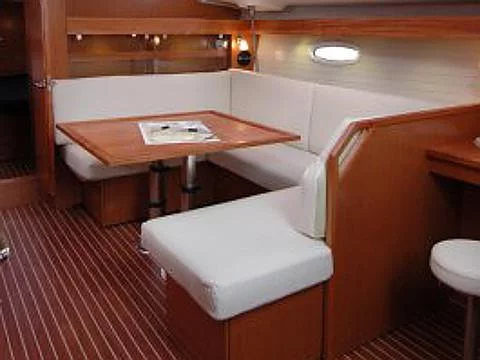 Bavaria 43 C (Rhea) Interior images - 1