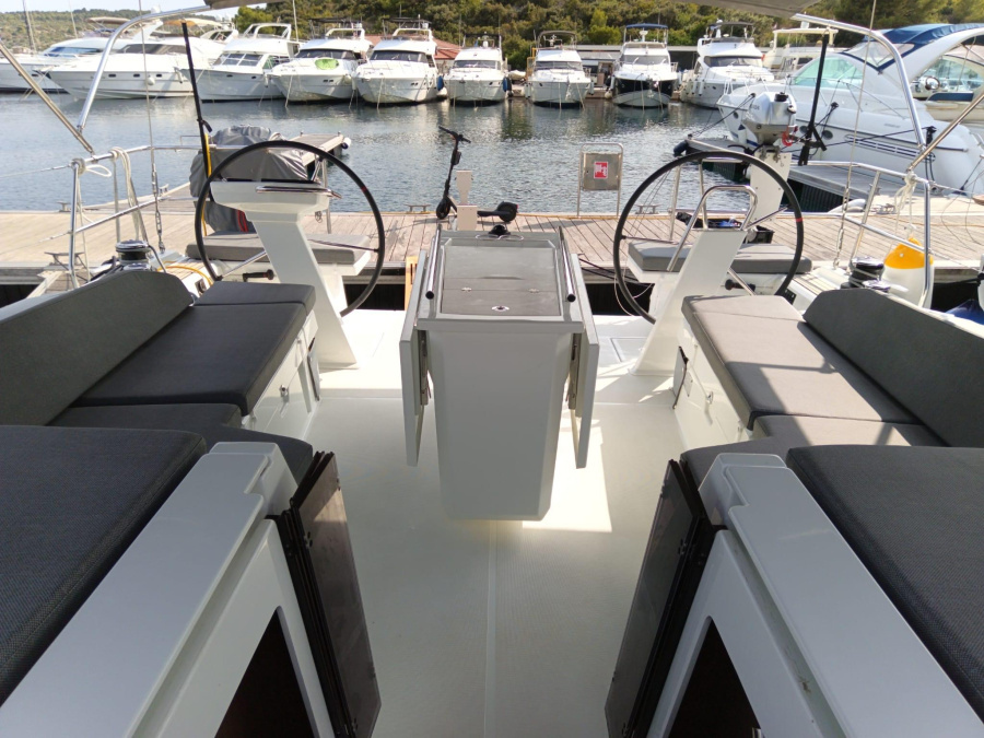 Photo #5 - Oceanis 46.1 (Zeppelin) in Primosten - 22914