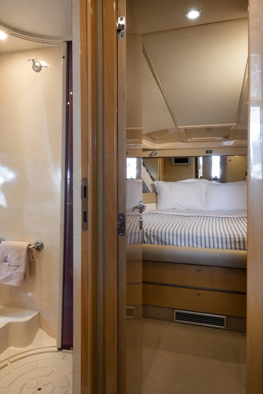 Photo #9 - Ferretti 480 (Arabella) in Paros - 22920