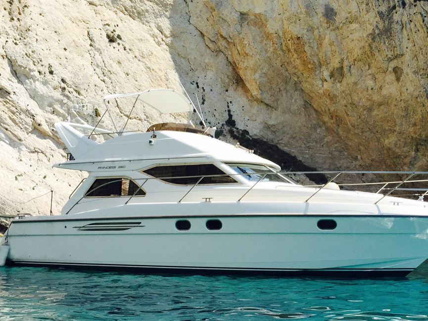 Photo #1 - Princess 38 (Constantin 2) in Paros - 22921