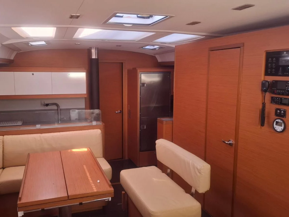 Dufour 530 Grand Large (Atua) Interior image - 1