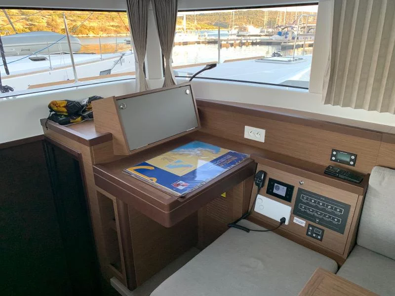 Lagoon 40 (MONARCH 2020 (air condition, ))  - 22