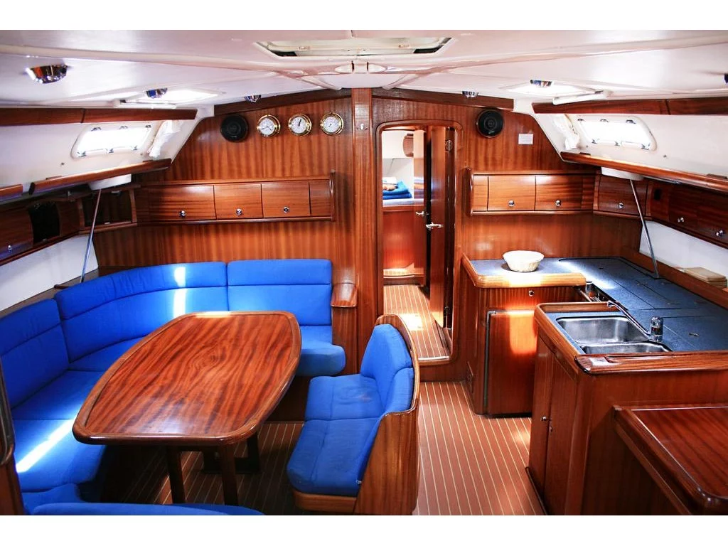 Bavaria 49 (LADY LIBERTY) Interior image - 9