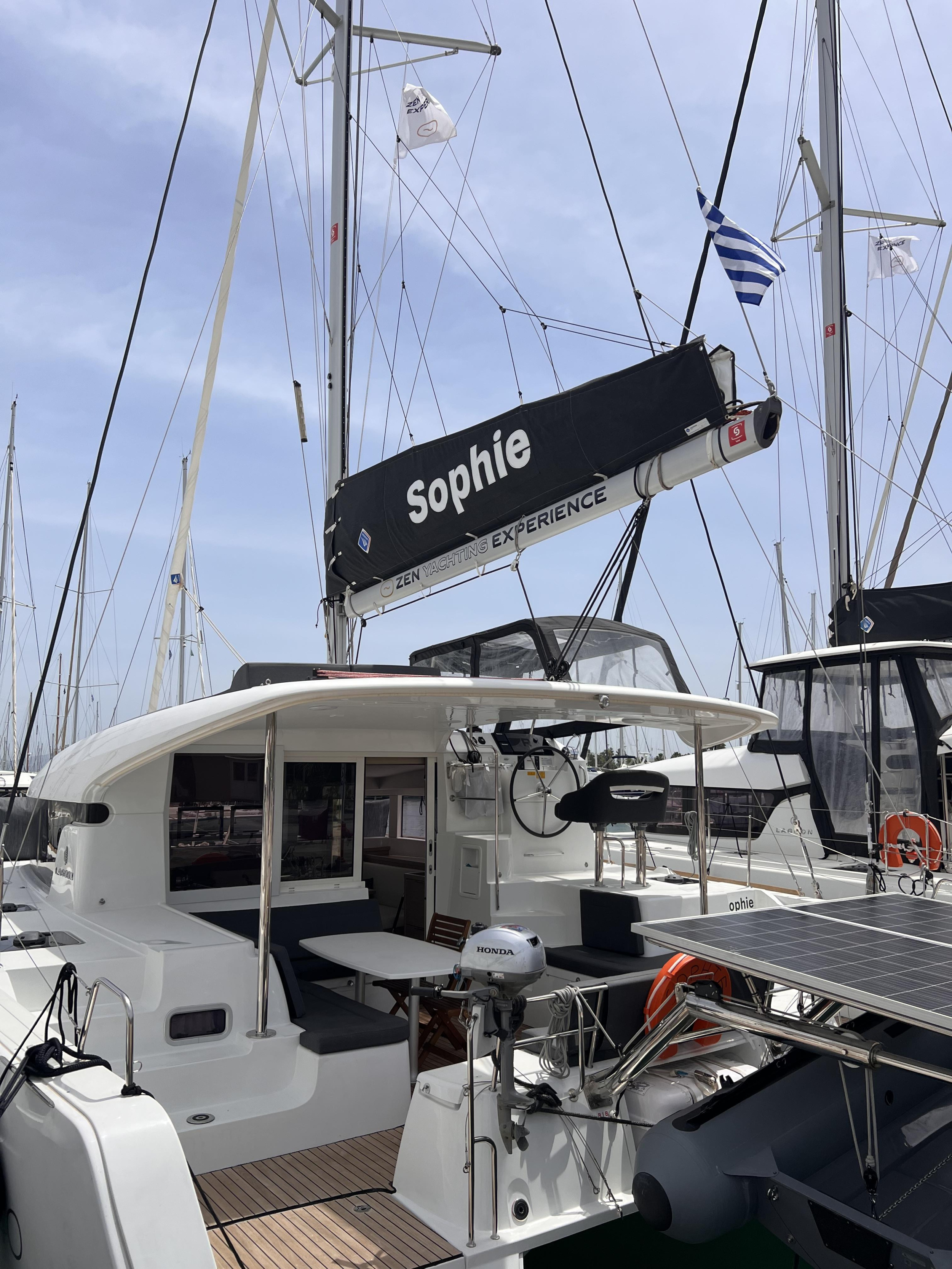 Lagoon 40 — photo 11