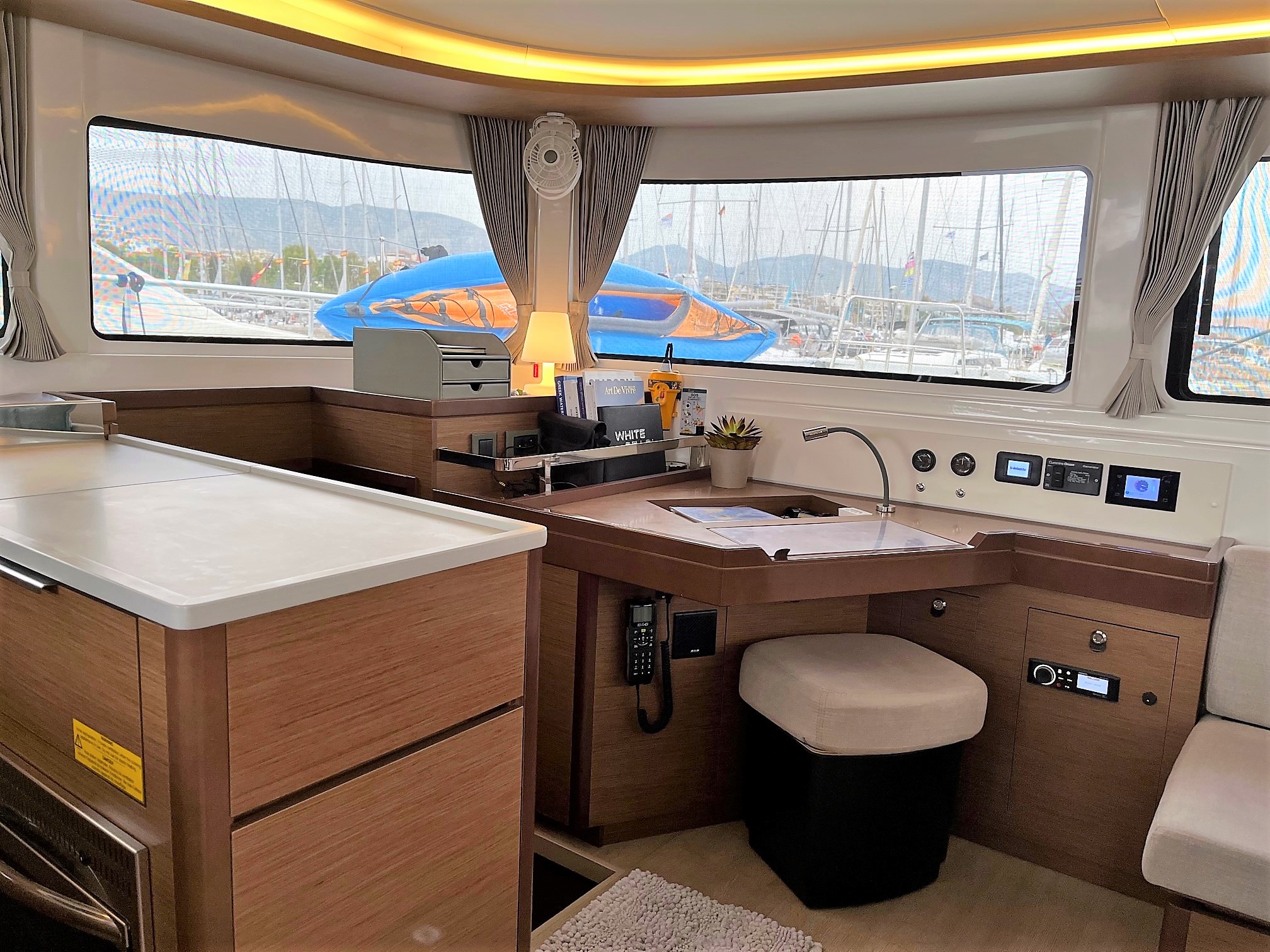 Photo #14 - Lagoon 46 (WHITE PEARL) in Atene - 13713