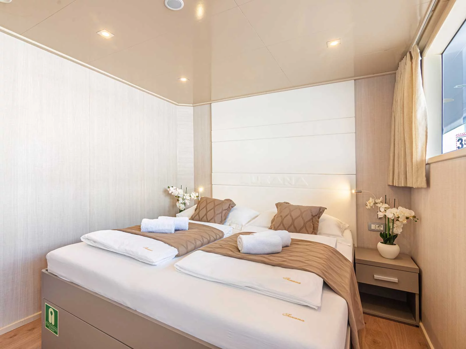 Luxury Motor Yacht (Suzana)  - 7