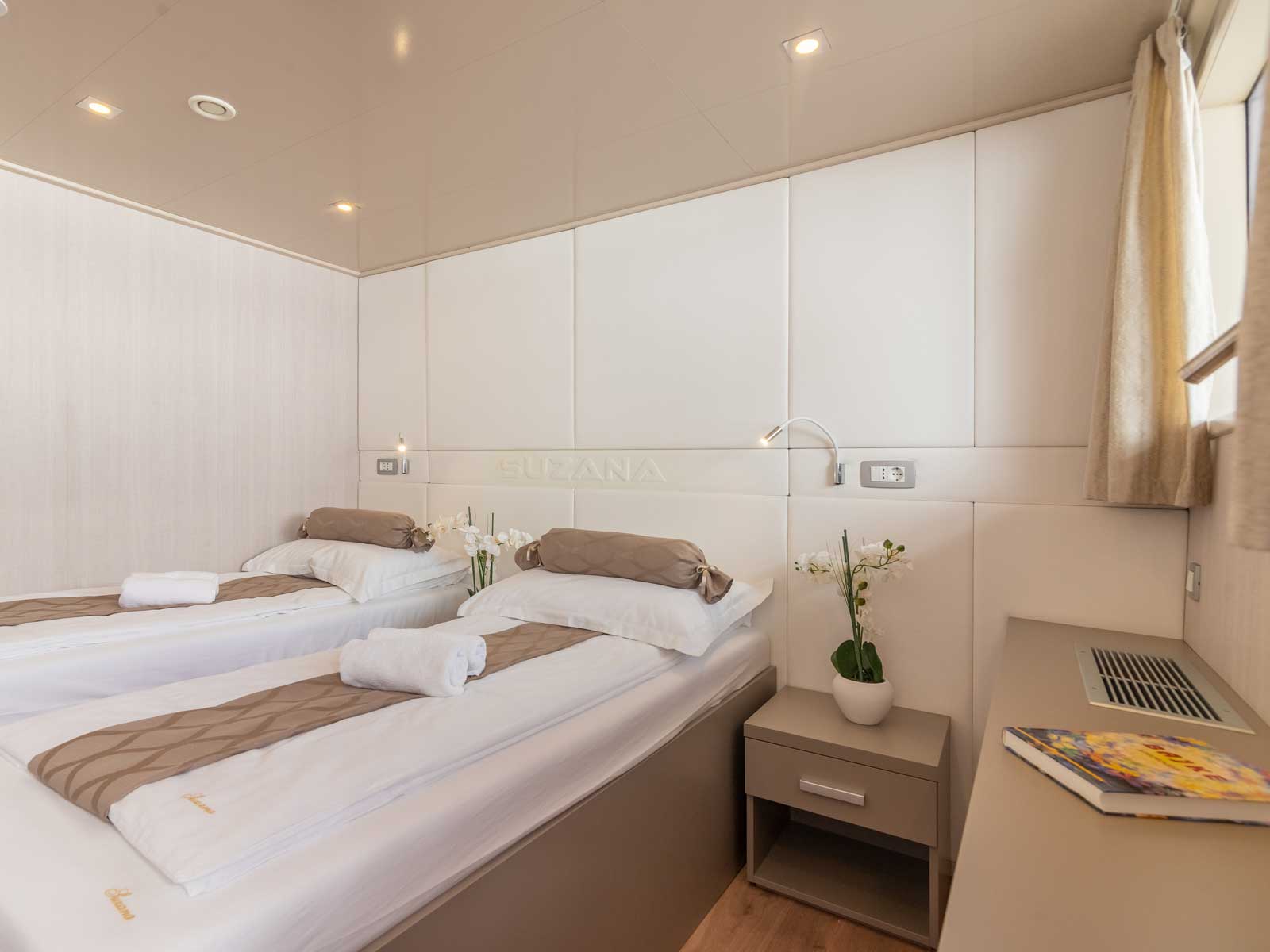 Photo #26 - Luxury Motor Yacht (Suzana) in Split - 18163