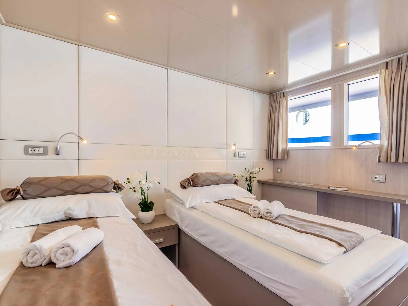 Luxury Motor Yacht (Suzana)  - 24