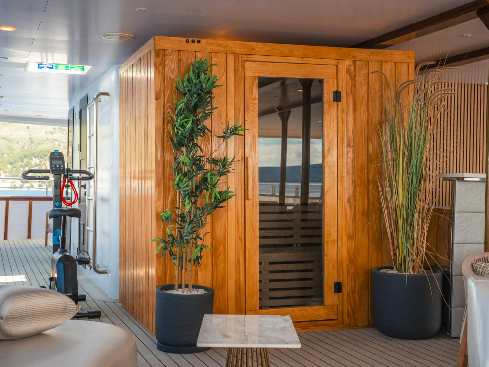 Photo #11 - Luxury Motor Yacht (Roko) en Split - 21159