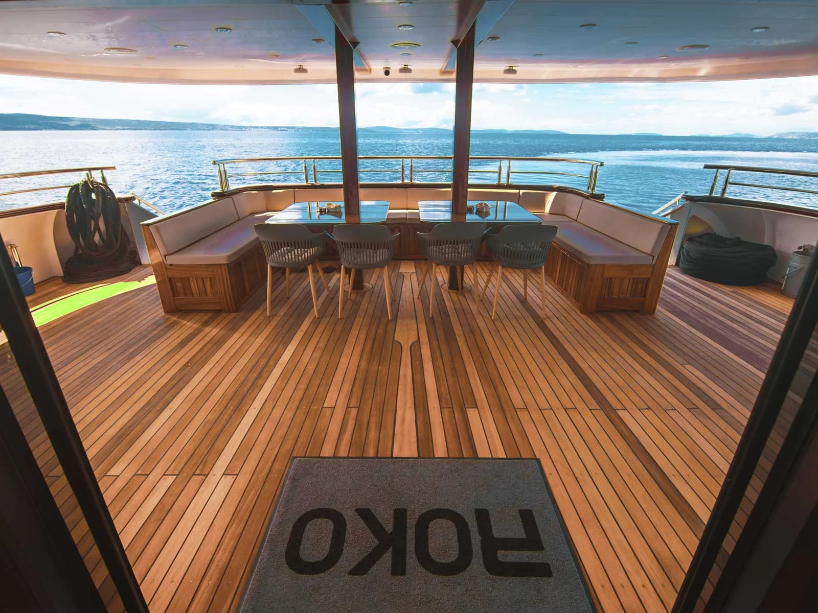 Luxury Motor Yacht (Roko)  - 33