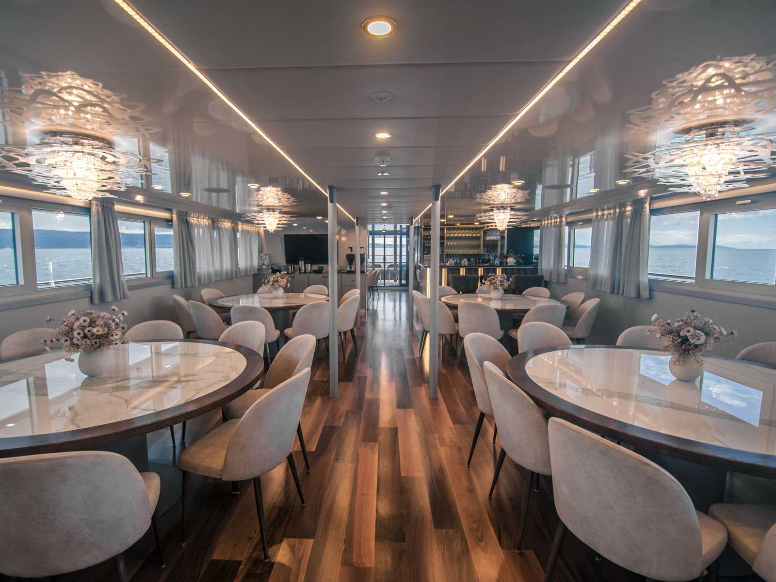 Photo #39 - Luxury Motor Yacht (Roko) en Split - 21159