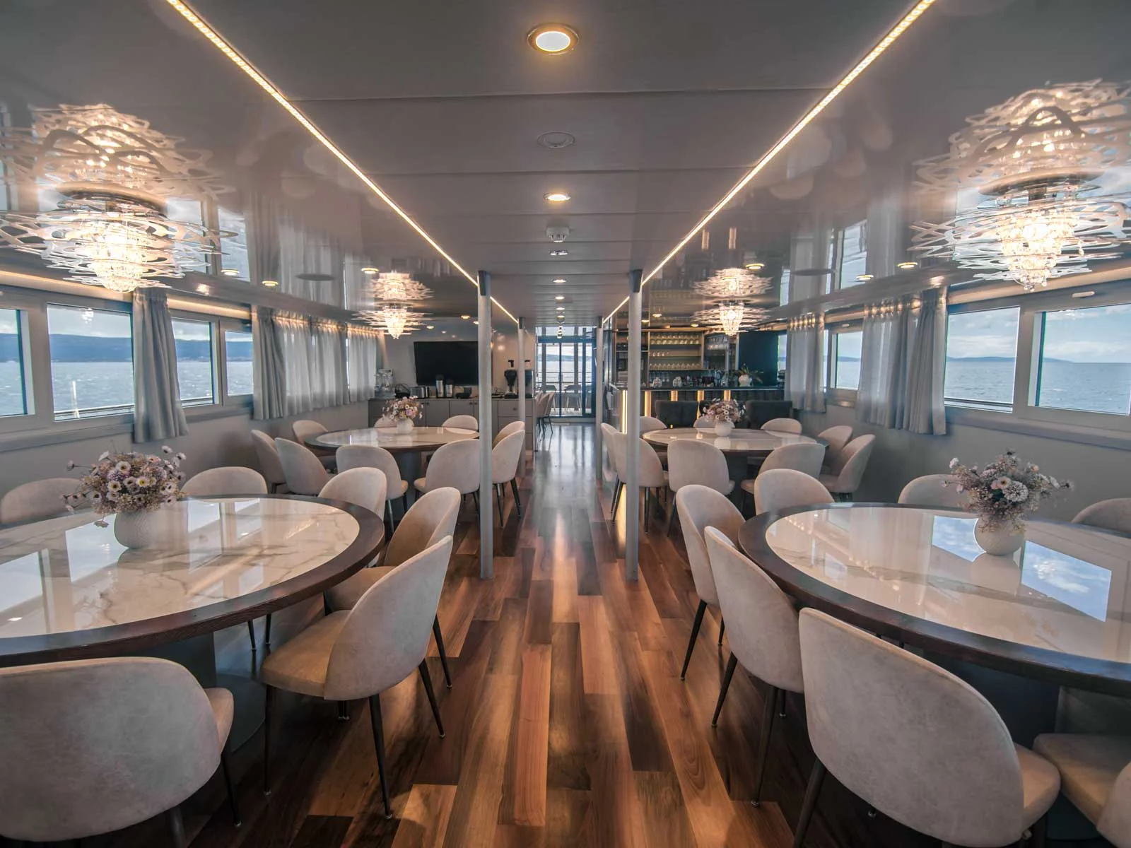 Luxury Motor Yacht (Roko)  - 38