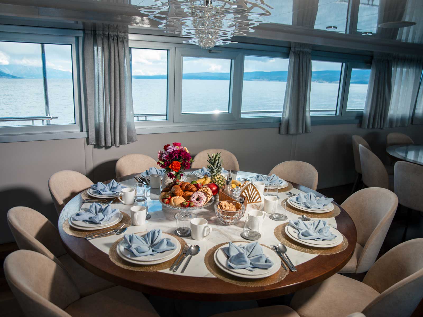 Photo #36 - Luxury Motor Yacht (Roko) en Split - 21159