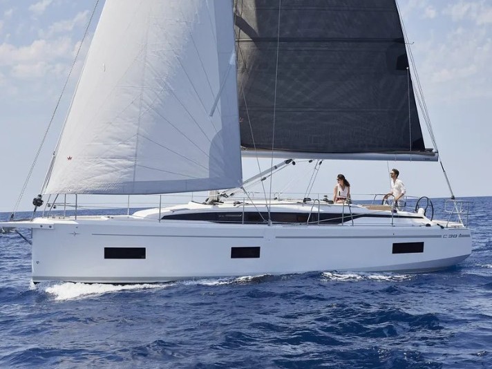 Bavaria C38 — photo 1