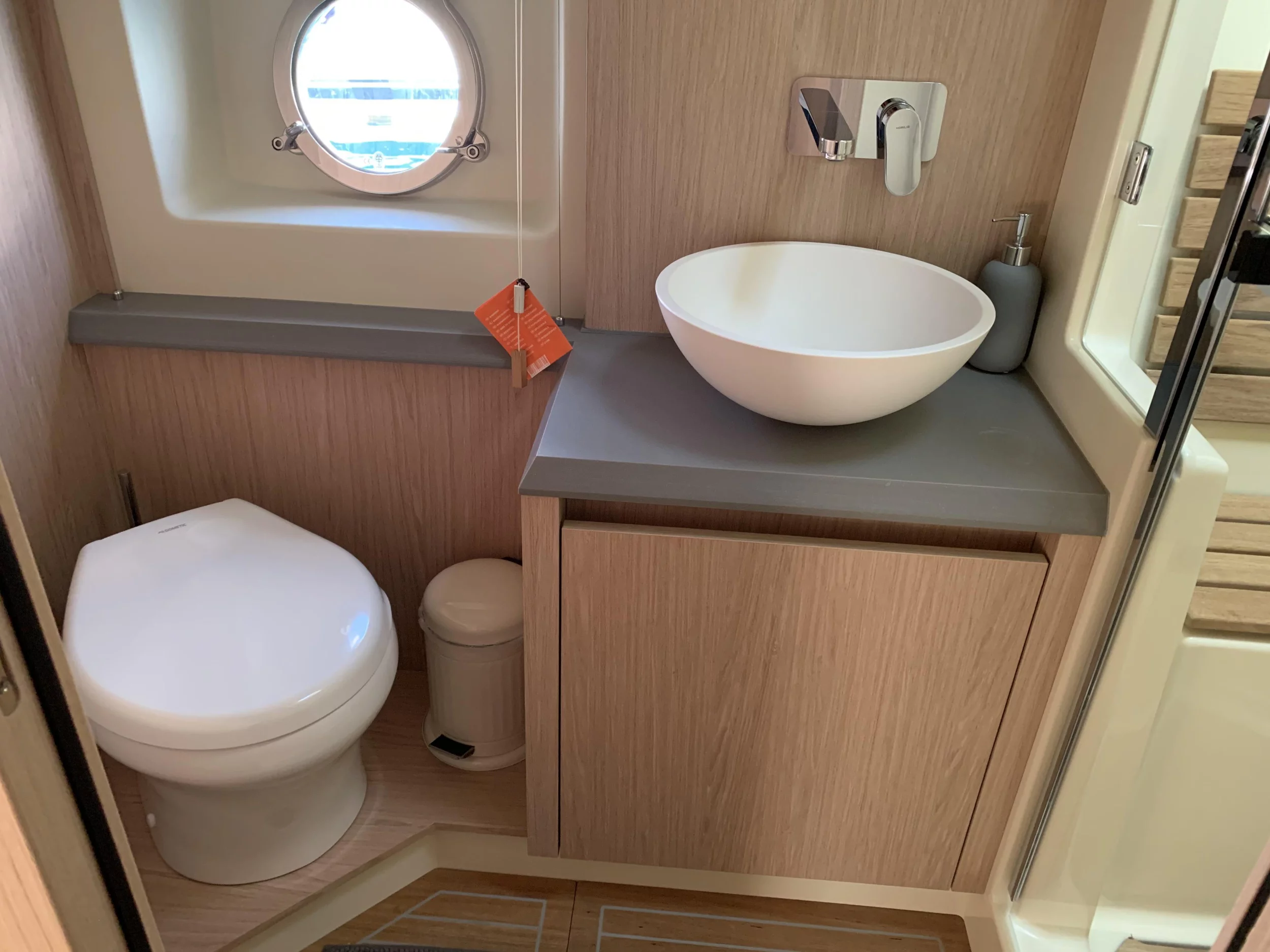 Monte Carlo 5 (Sundowner) toilet - 4