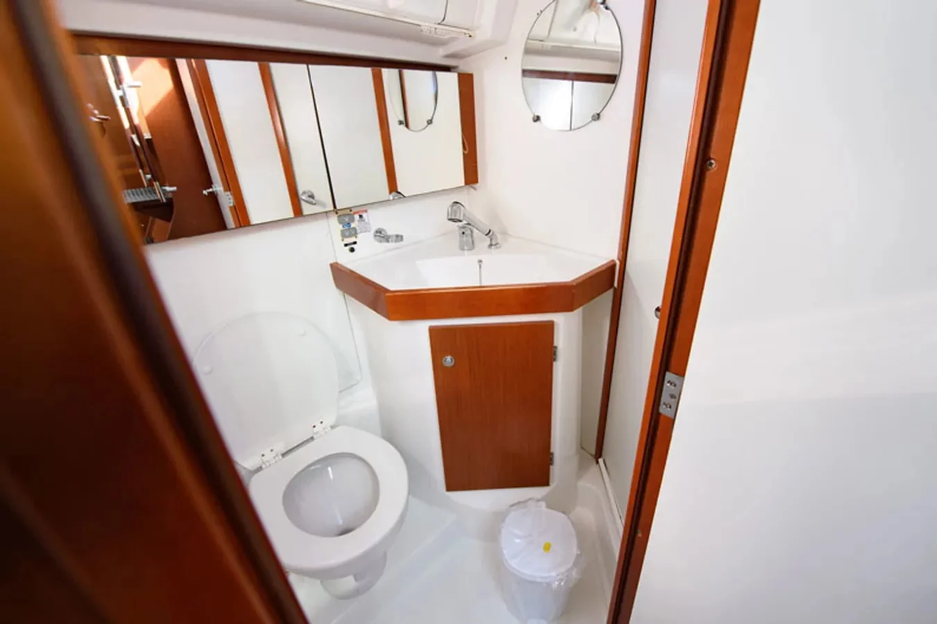Oceanis 50 Family (Vanessa M)  - 15