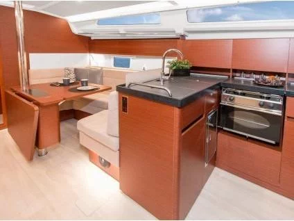 Hanse 388 (Medusa III) Interior image - 3
