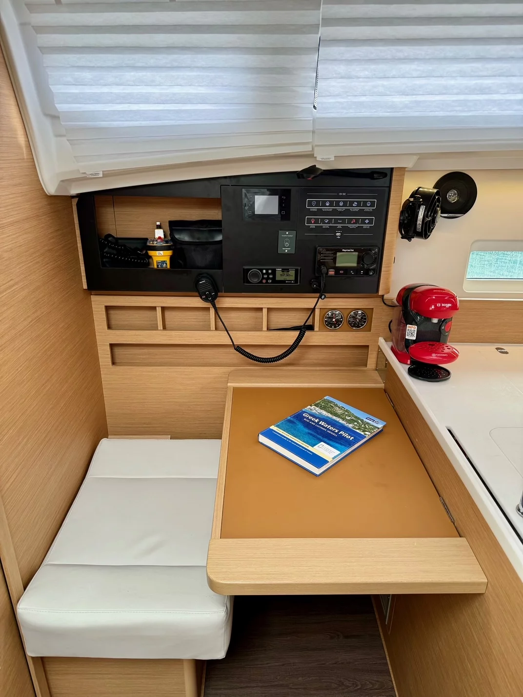 Sun Odyssey 410 (LUCIA)  - 9