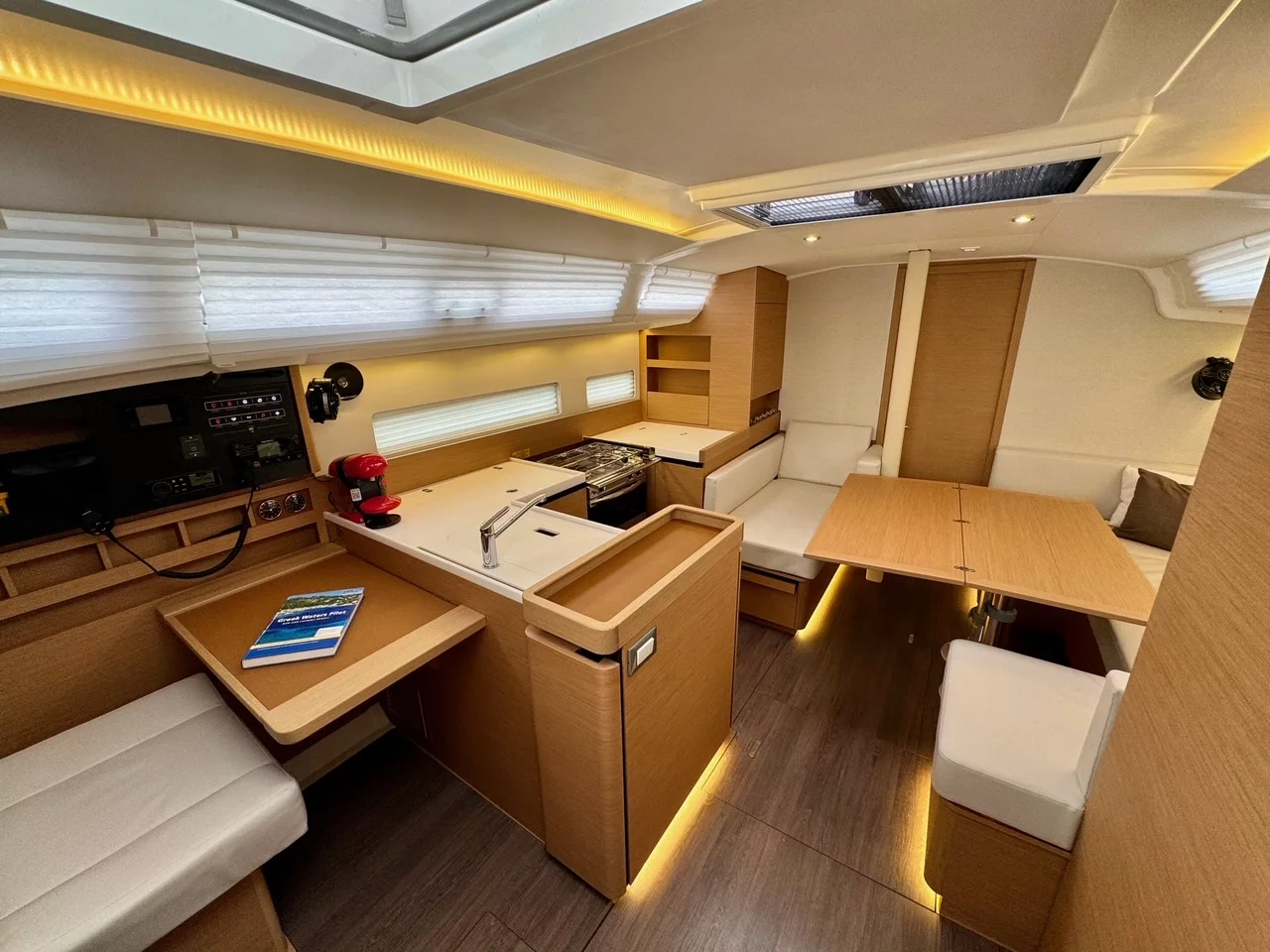 Sun Odyssey 410 (LUCIA) Interior image - 22