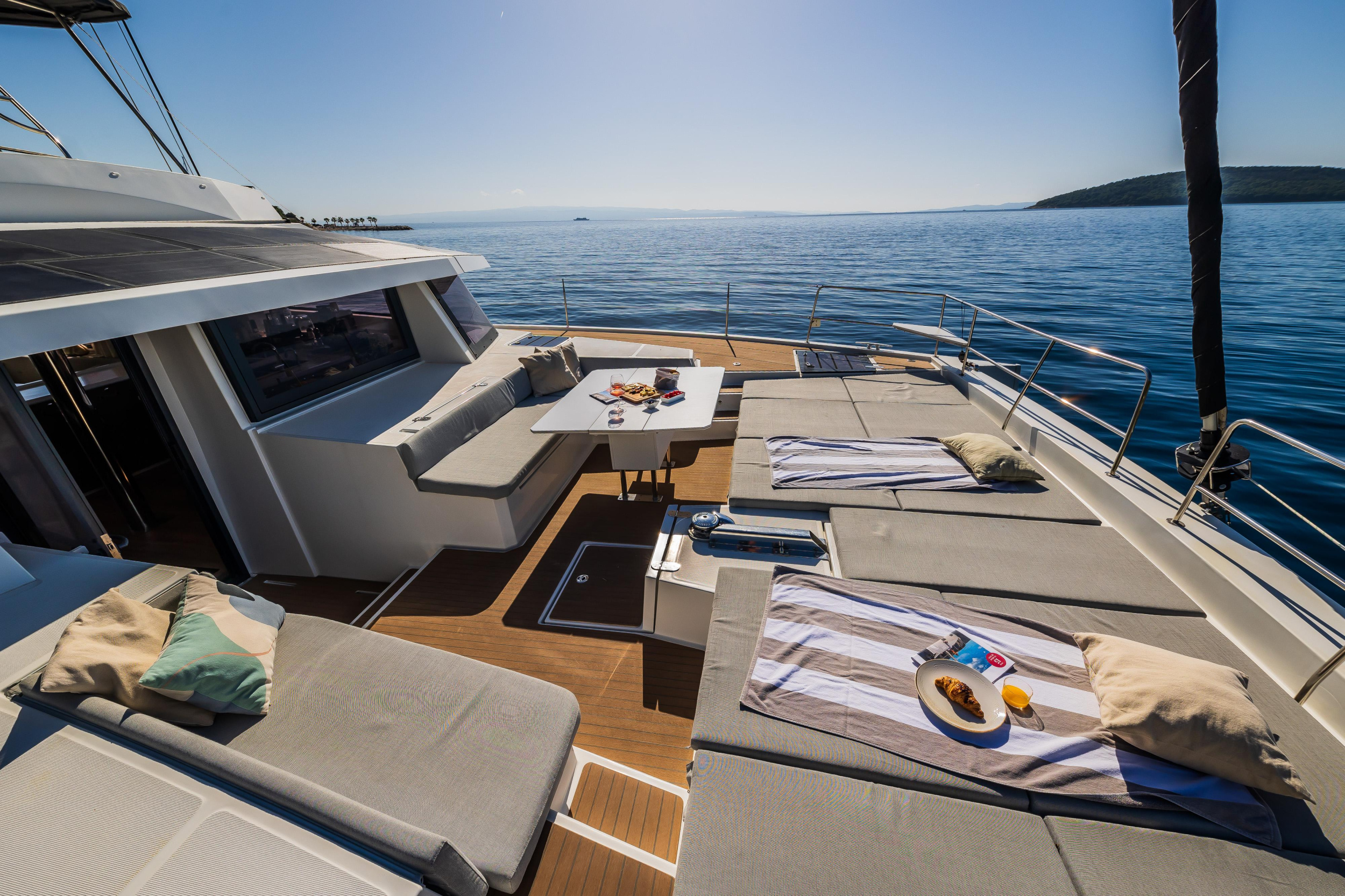 Photo #11 - Bali 5.4 10 berths (OCEAN LOUNGE) in Athen - 23293