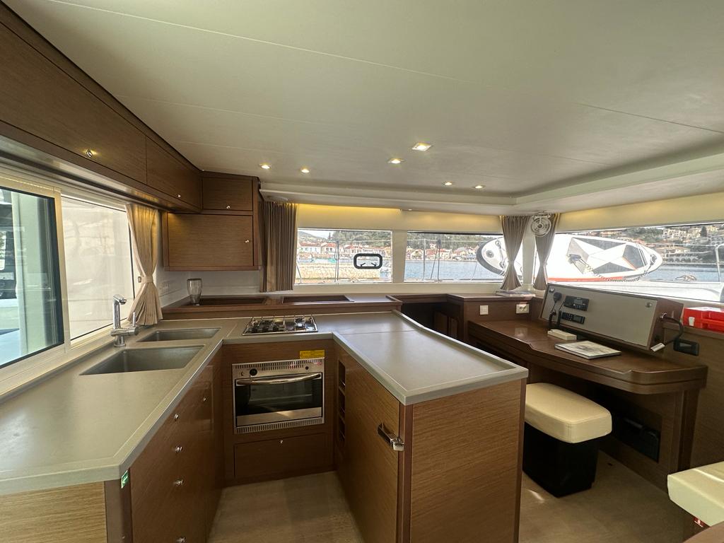 Photo #5 - Lagoon 450 Flybridge (ZACAPA) in Lefkada - 10797