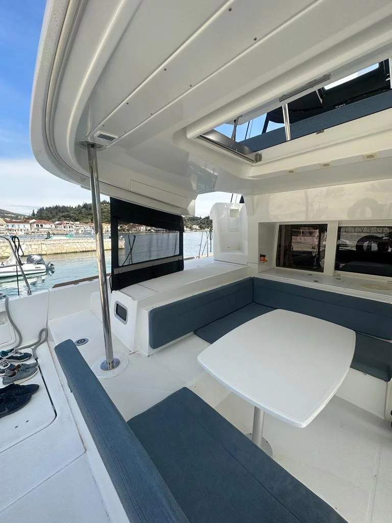 Lagoon 450 Flybridge (ZACAPA)  - 2