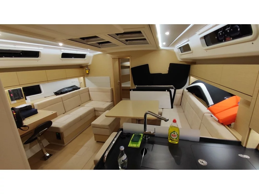 Hanse 458 (Rogira) Interior image - 13