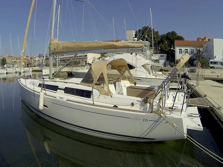 Dufour 335 GL (Lara) Dufour 335 GL boat - 20