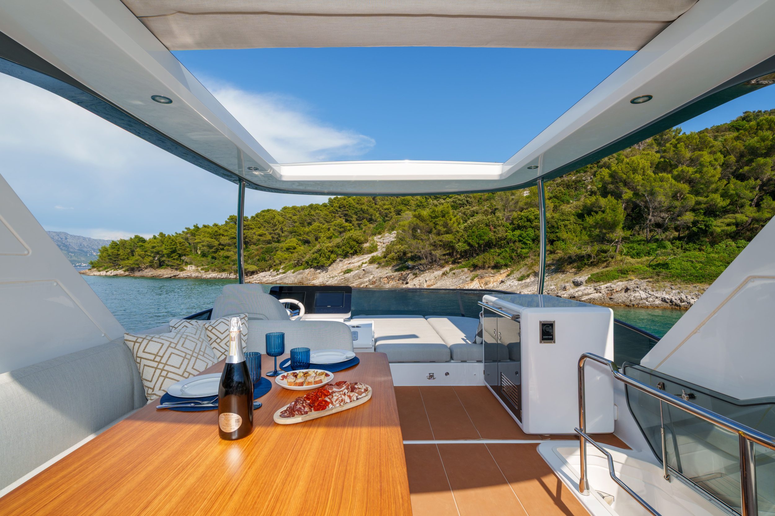 Azimut 53 Fly — photo 34