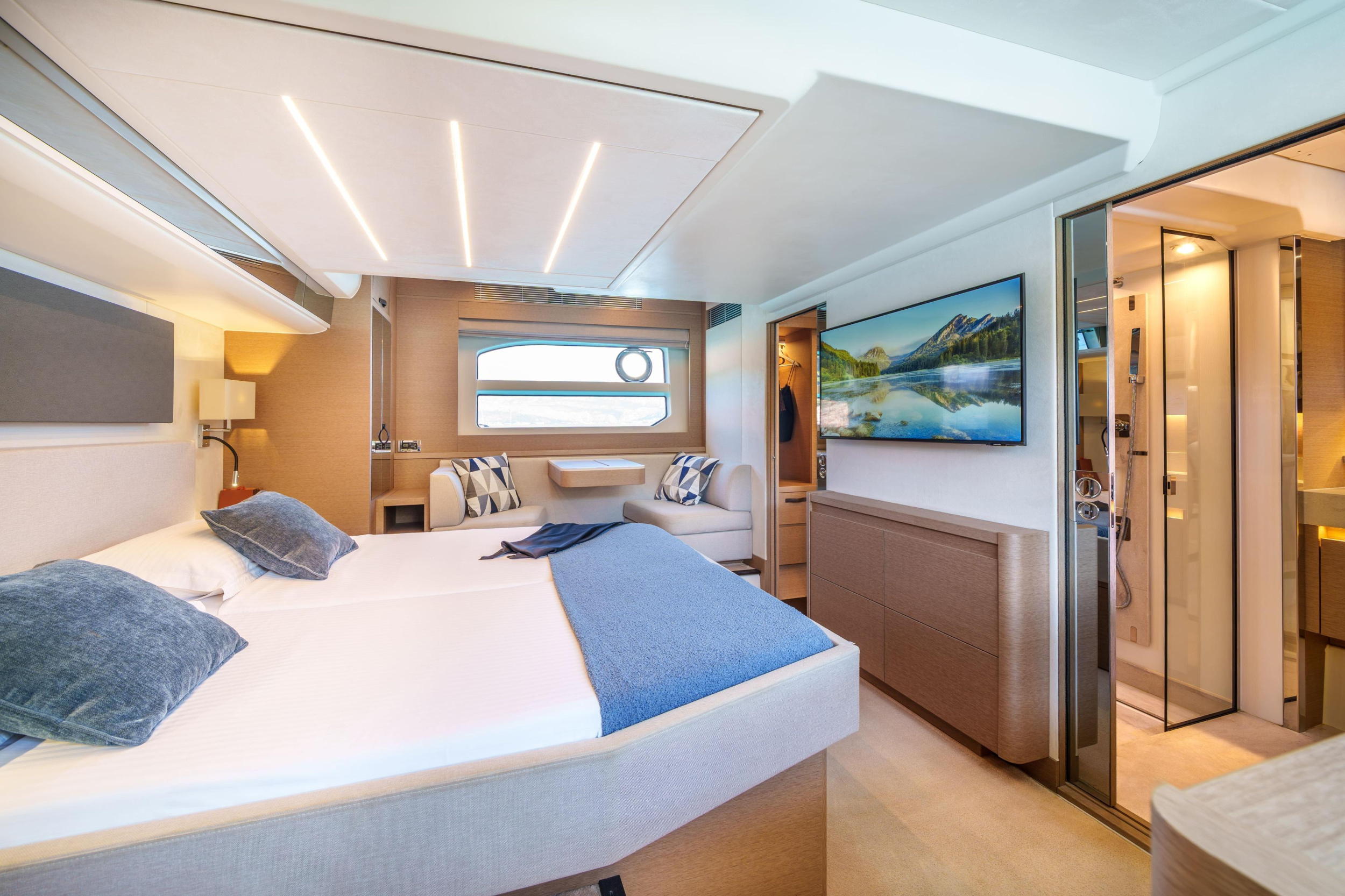 Prestige 590 Fly — photo 8