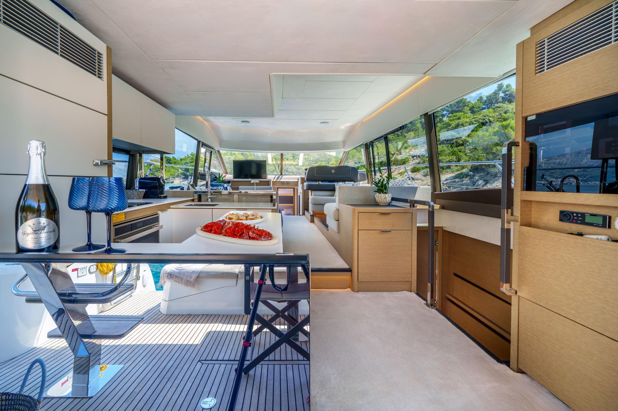 Prestige 590 Fly — photo 34