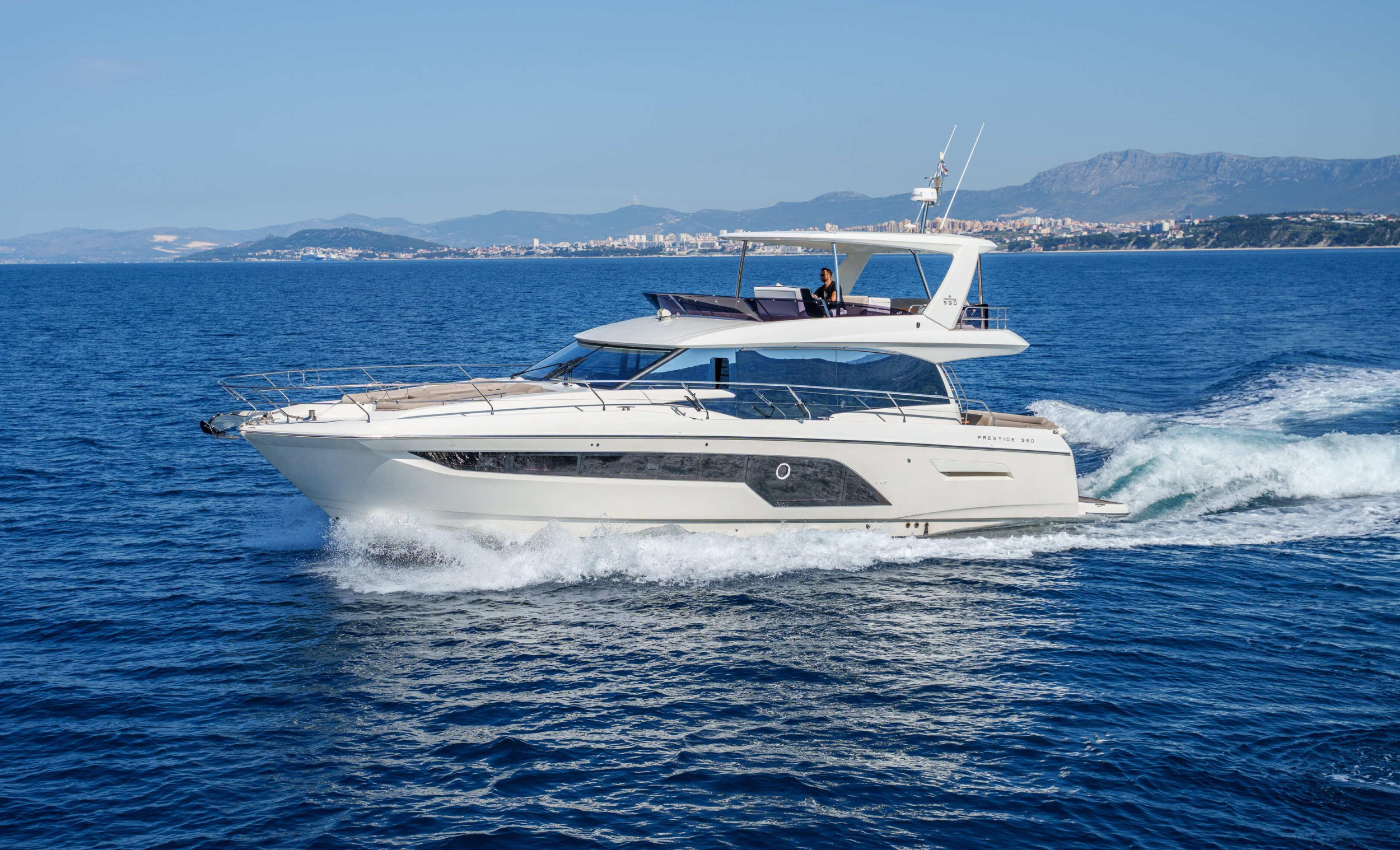 Prestige 590 Fly — photo 38