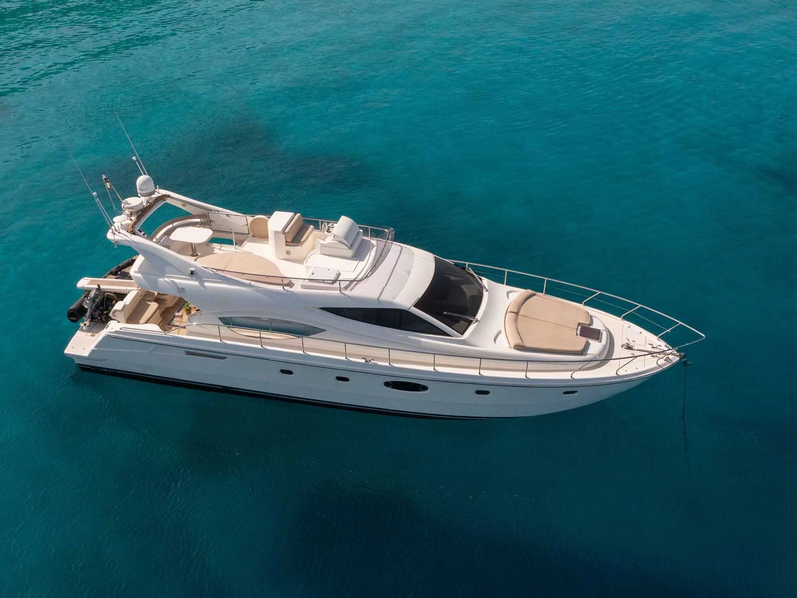 Ferretti 550 (Carte Blanche)  - 5