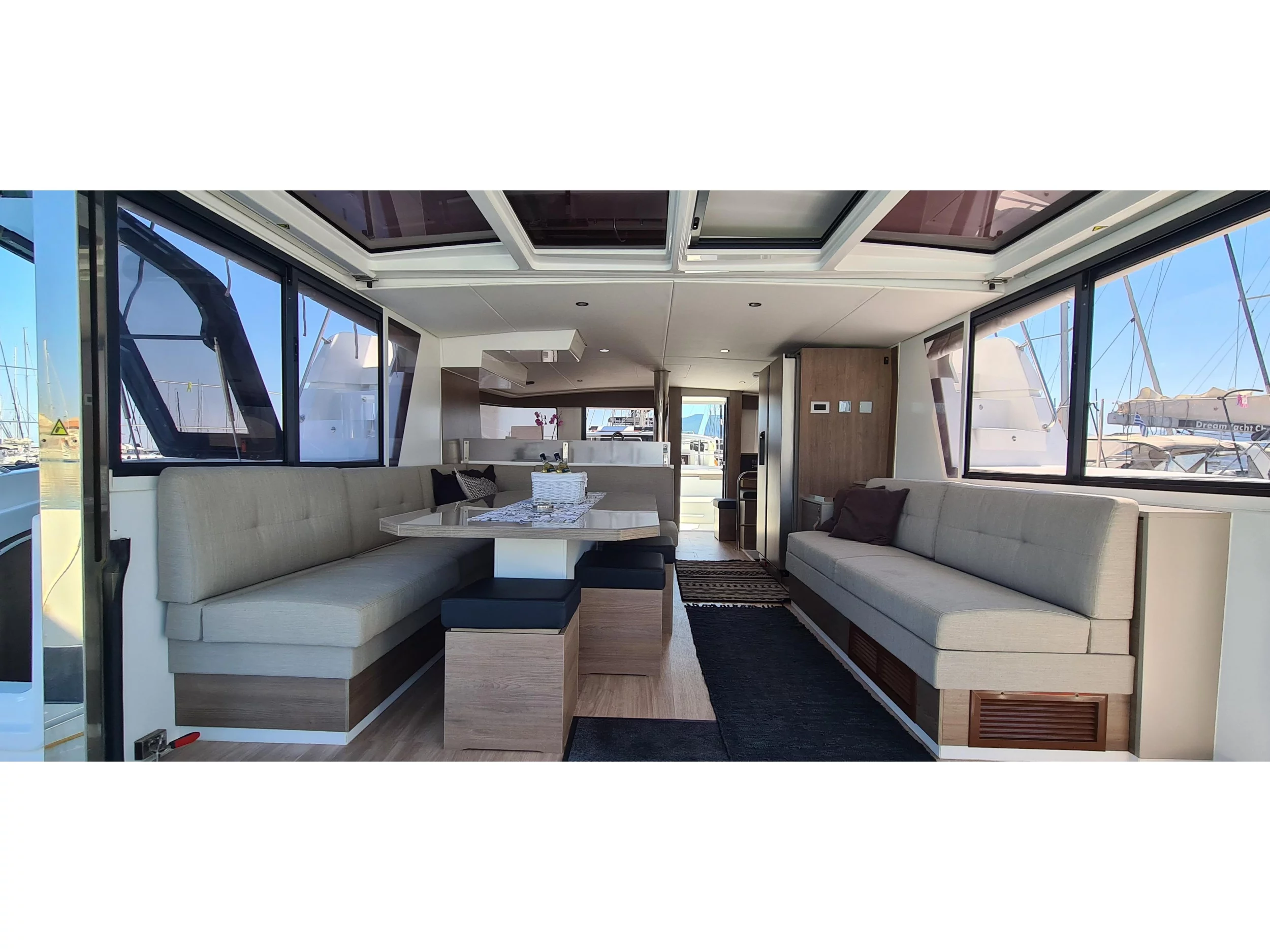 Bali 4.6 (AMMOS V) Interior image - 1