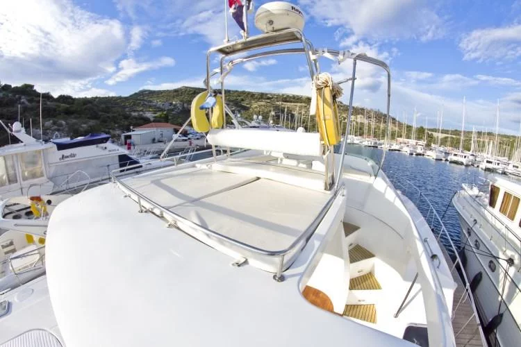 Lagoon Powercat 43 (Perseus 1) 4 - 15