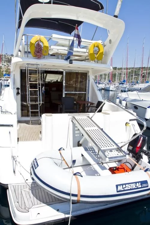 Princess 470 (Antares II) 3 - 7