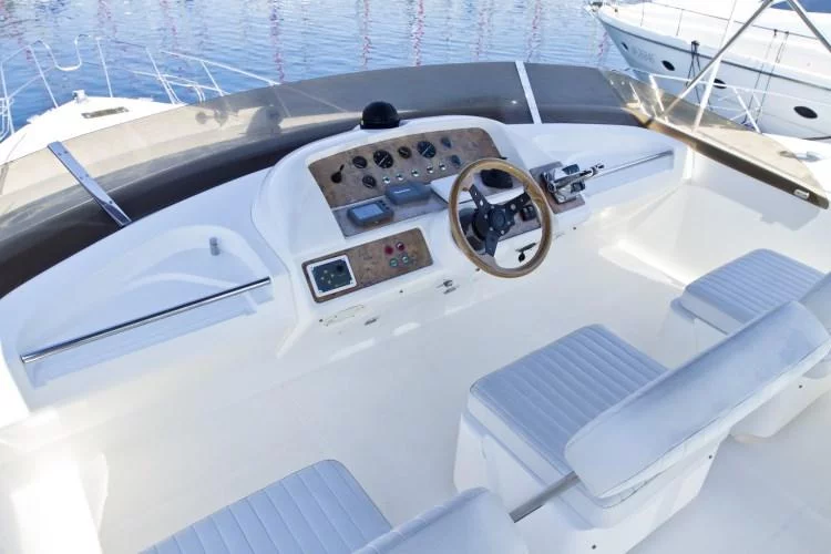 Princess 470 (Antares II) 5 - 4