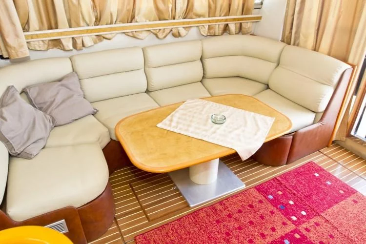 Princess 470 (Antares II) 9 - 8