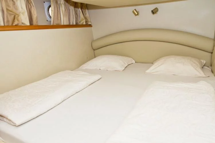 Princess 470 (Antares II) 15 - 12