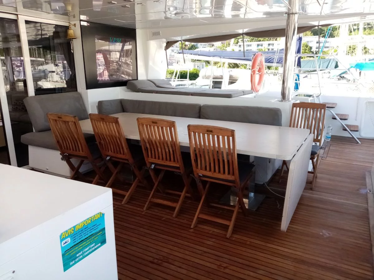 Lagoon 620 (Marlena) Lounge 2 - 40