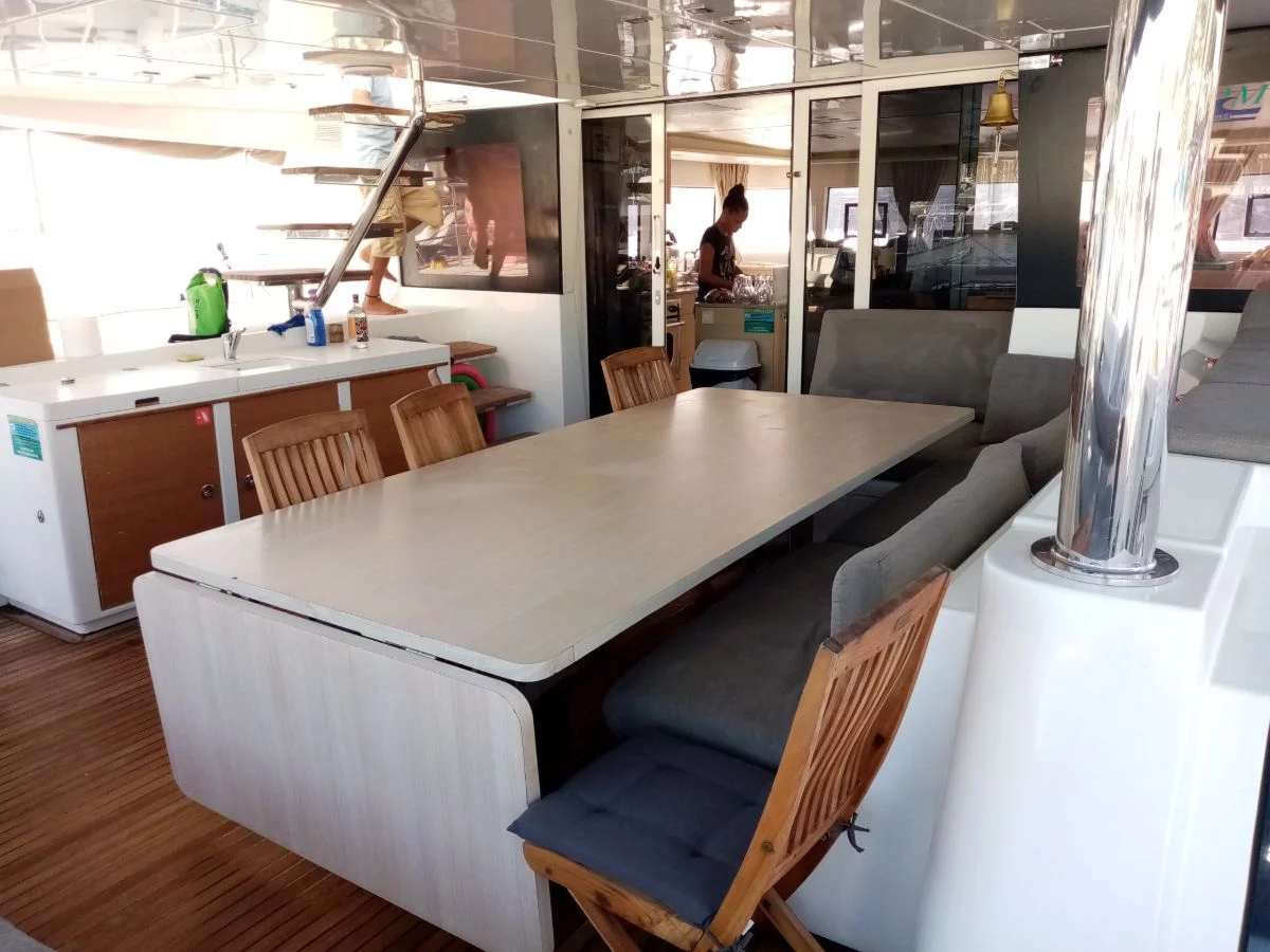 Lagoon 620 (Marlena) Lounge 1 - 35