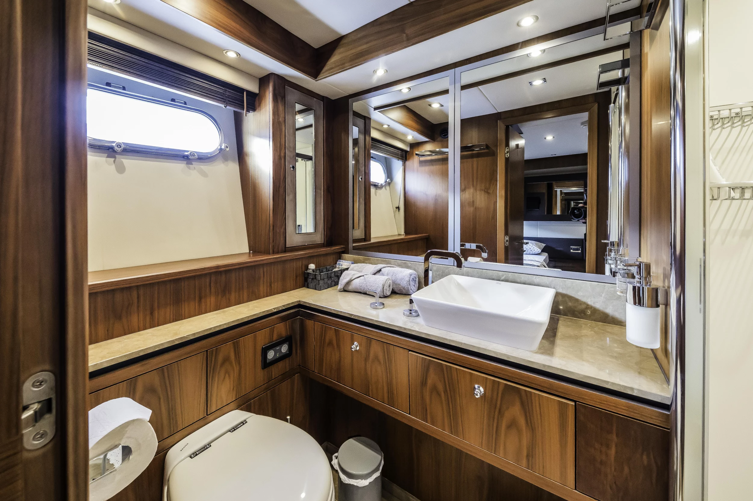 Sunseeker Yacht 86 (The Best Way)  - 23