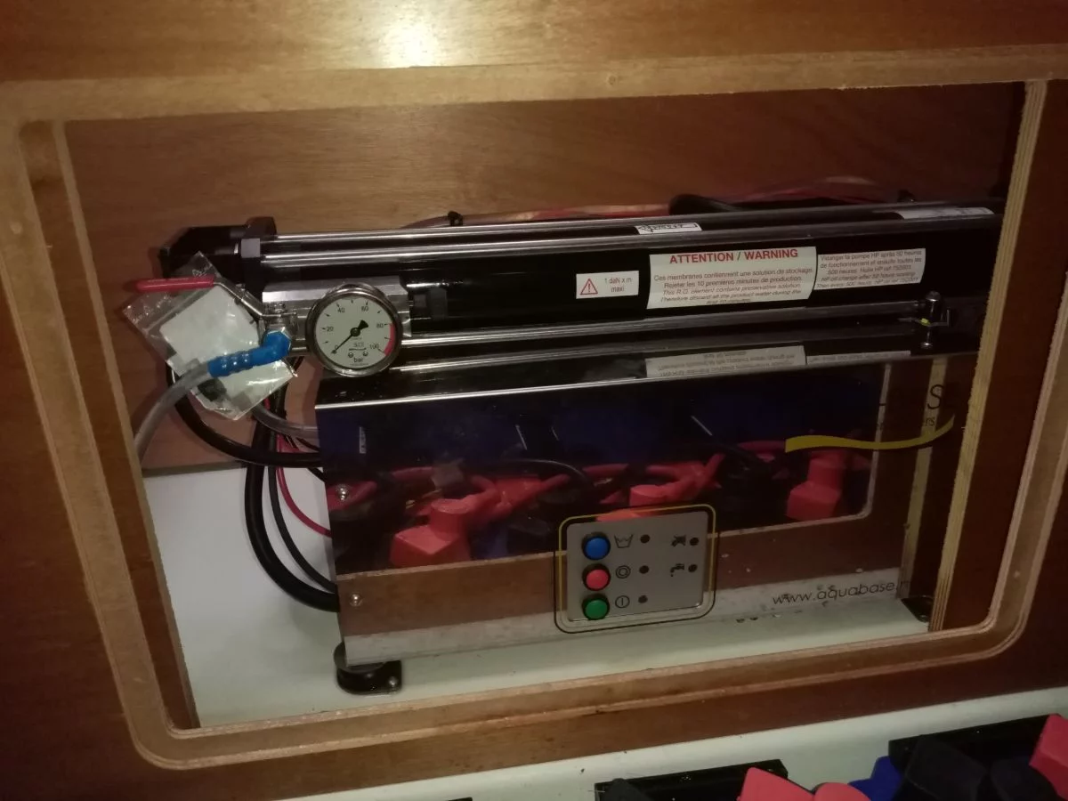 Lagoon 450 SporTop (Belle) Plumbing 2 - 24