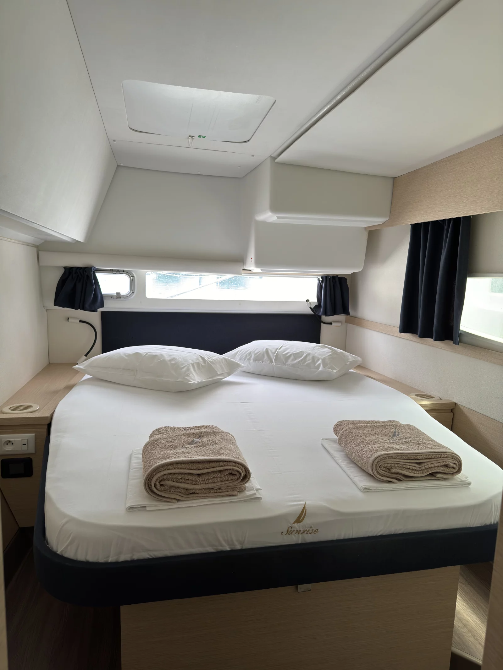 Helia 44 (SUNRISE)  - 9