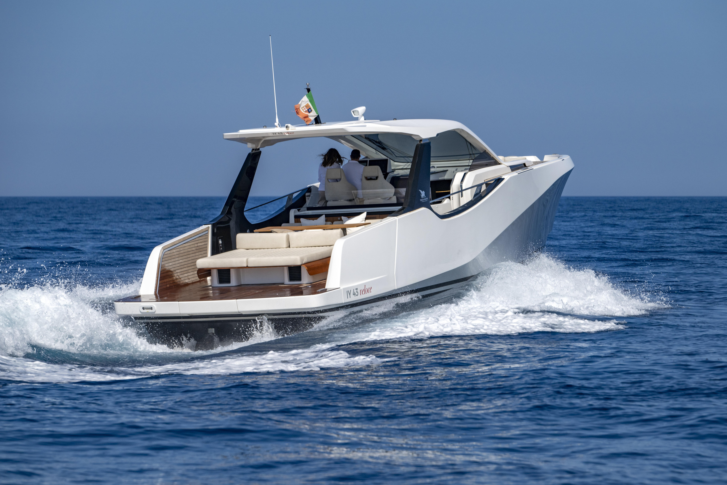 IY 43 Veloce — photo 33