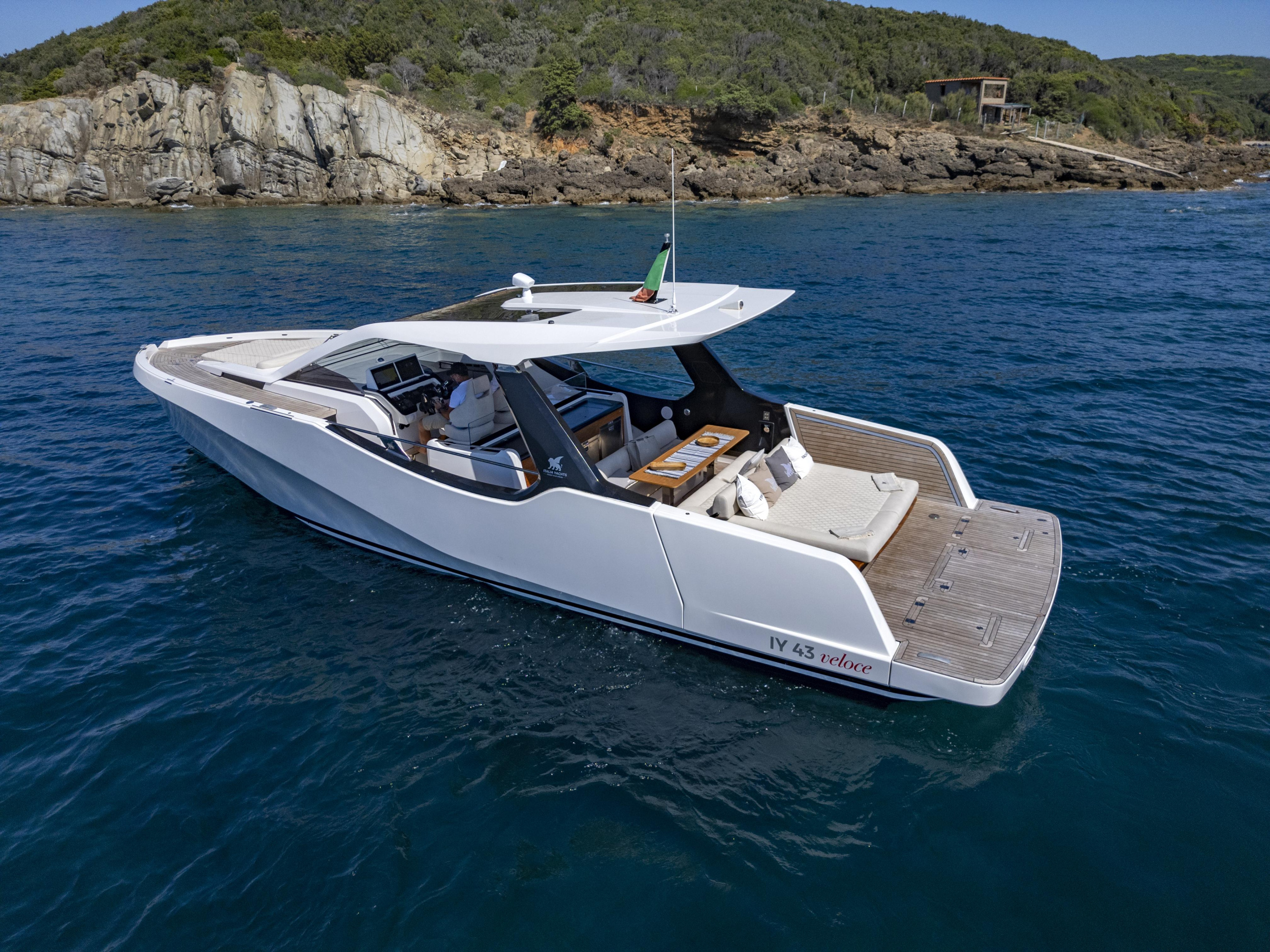 IY 43 Veloce — photo 41
