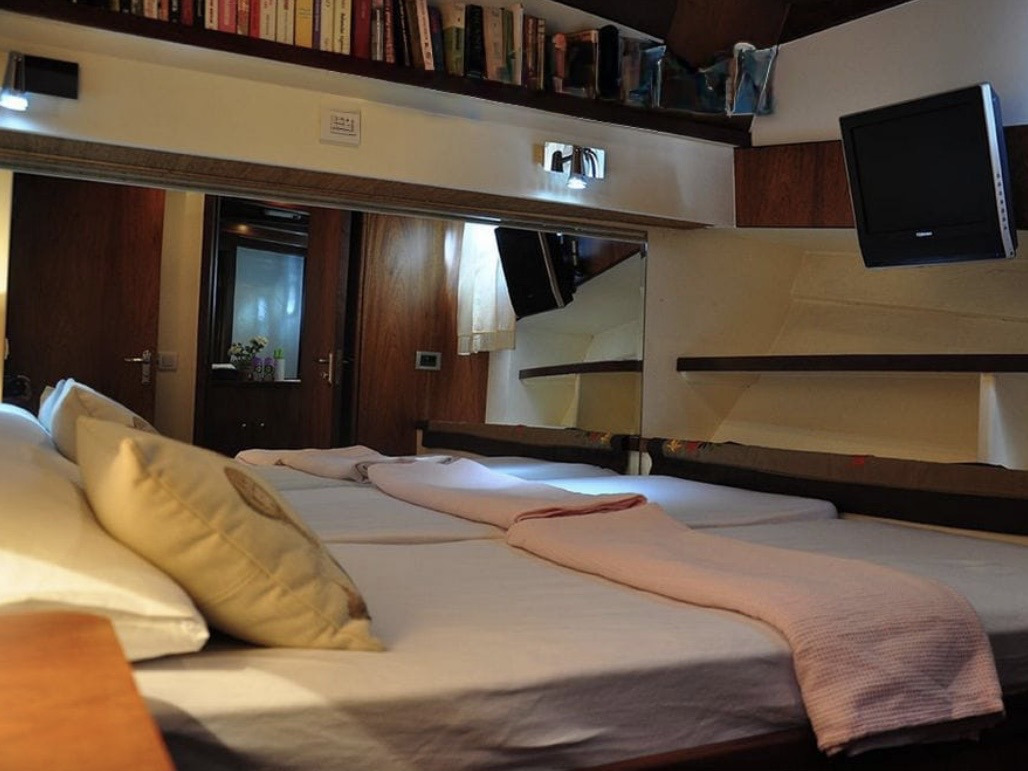 Photo #8 - Gulet (Mandalina 3 CABİNS 3 SHOWER 3 WC 20 MT LENGHT) en Guluk - 61010